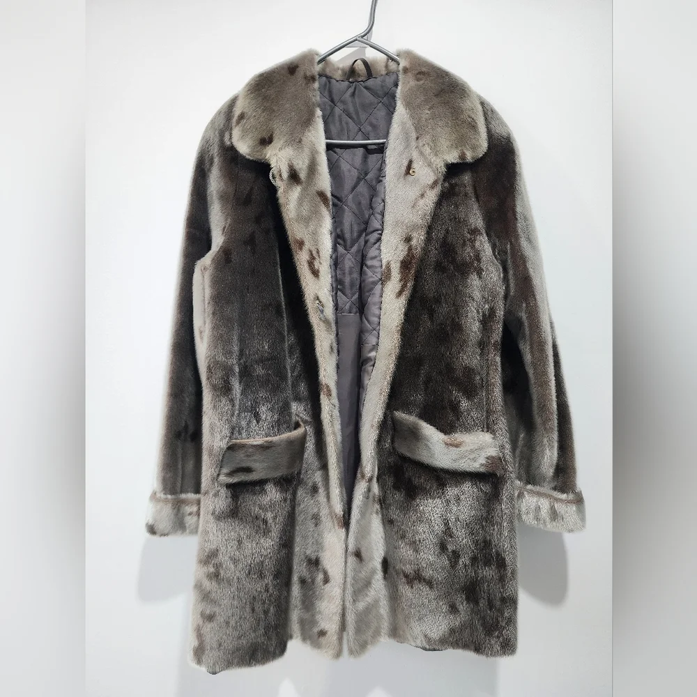 Vintage Real Fur Coat – Mid Length – Excellent Condition - Picture 1 of 9